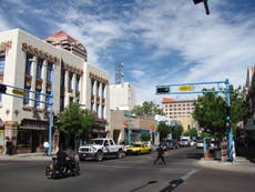 Four police officers injured in shootout after bank robbery in New Mexico