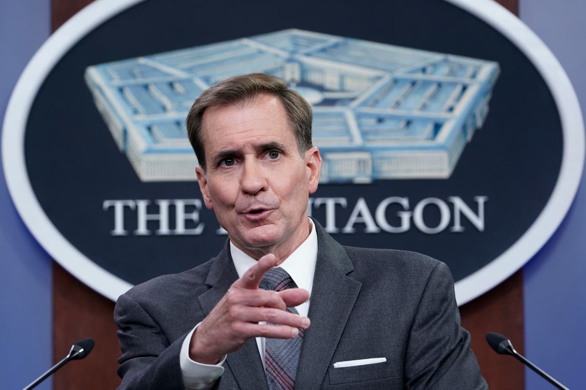 Marine vanguard lands in Kabul as US speeds up evacuations