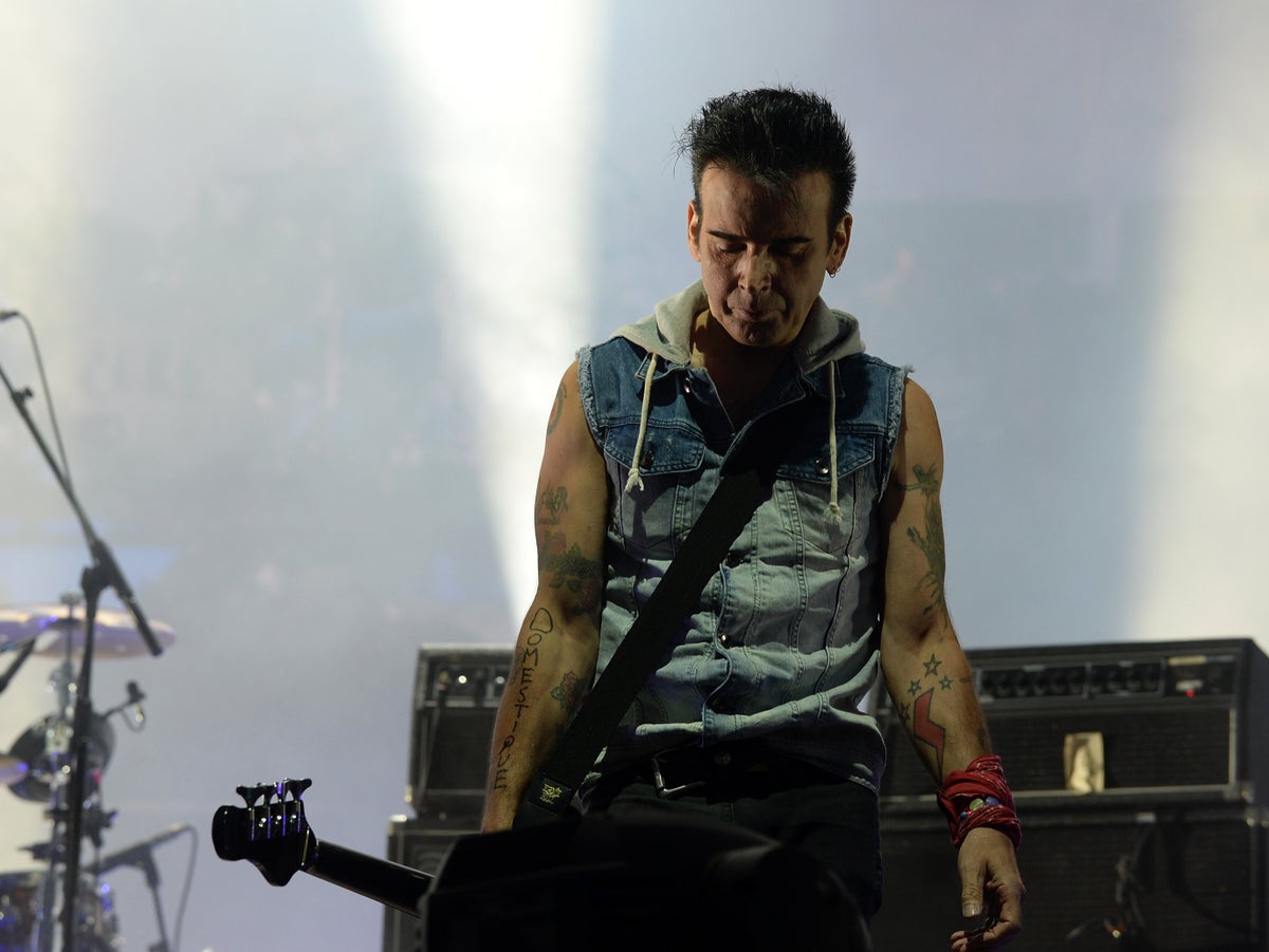 The Cure's Longtime Bassist Simon Gallup Says He's Leaving the