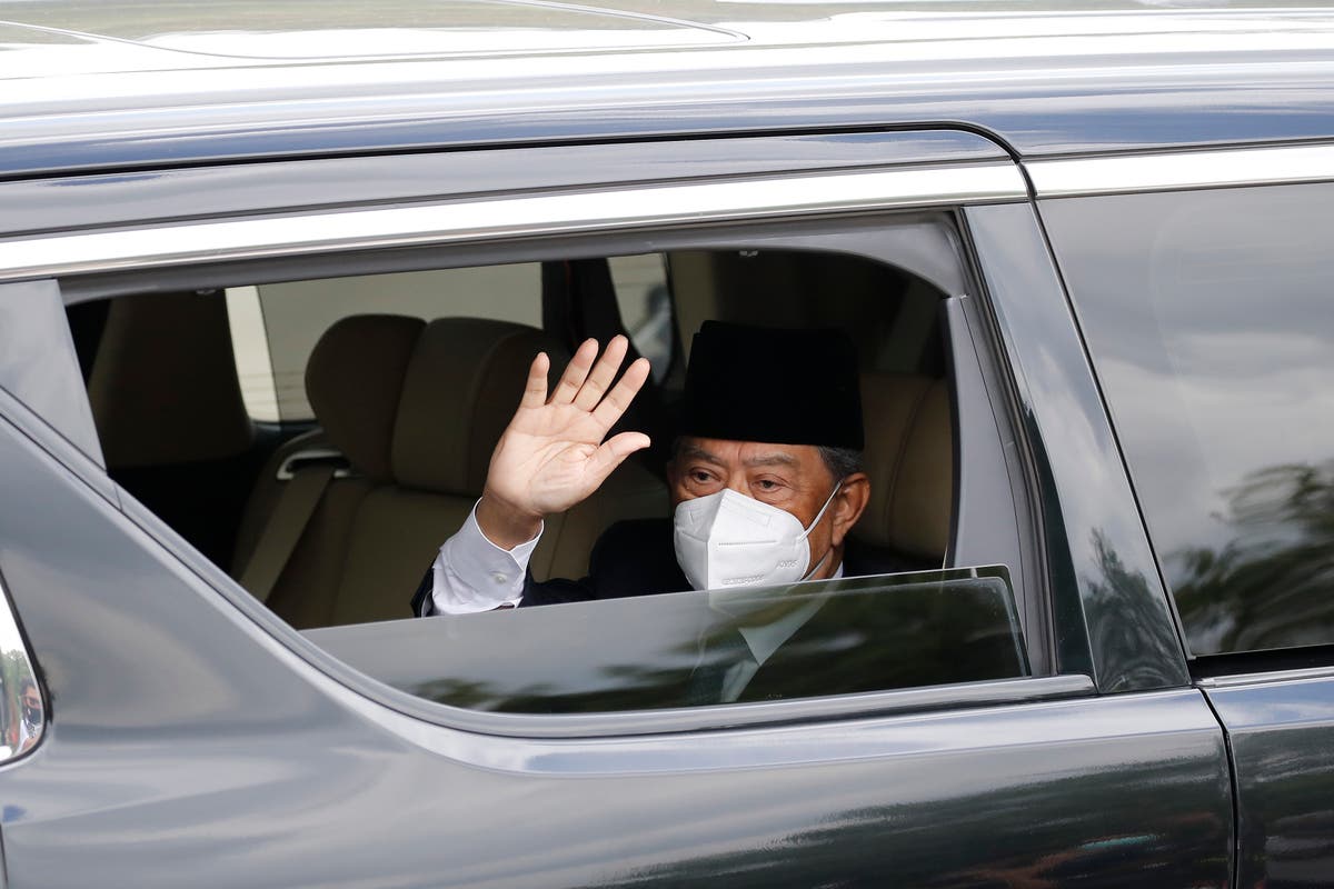 Malaysian PM arrives at palace, set to submit resignation 