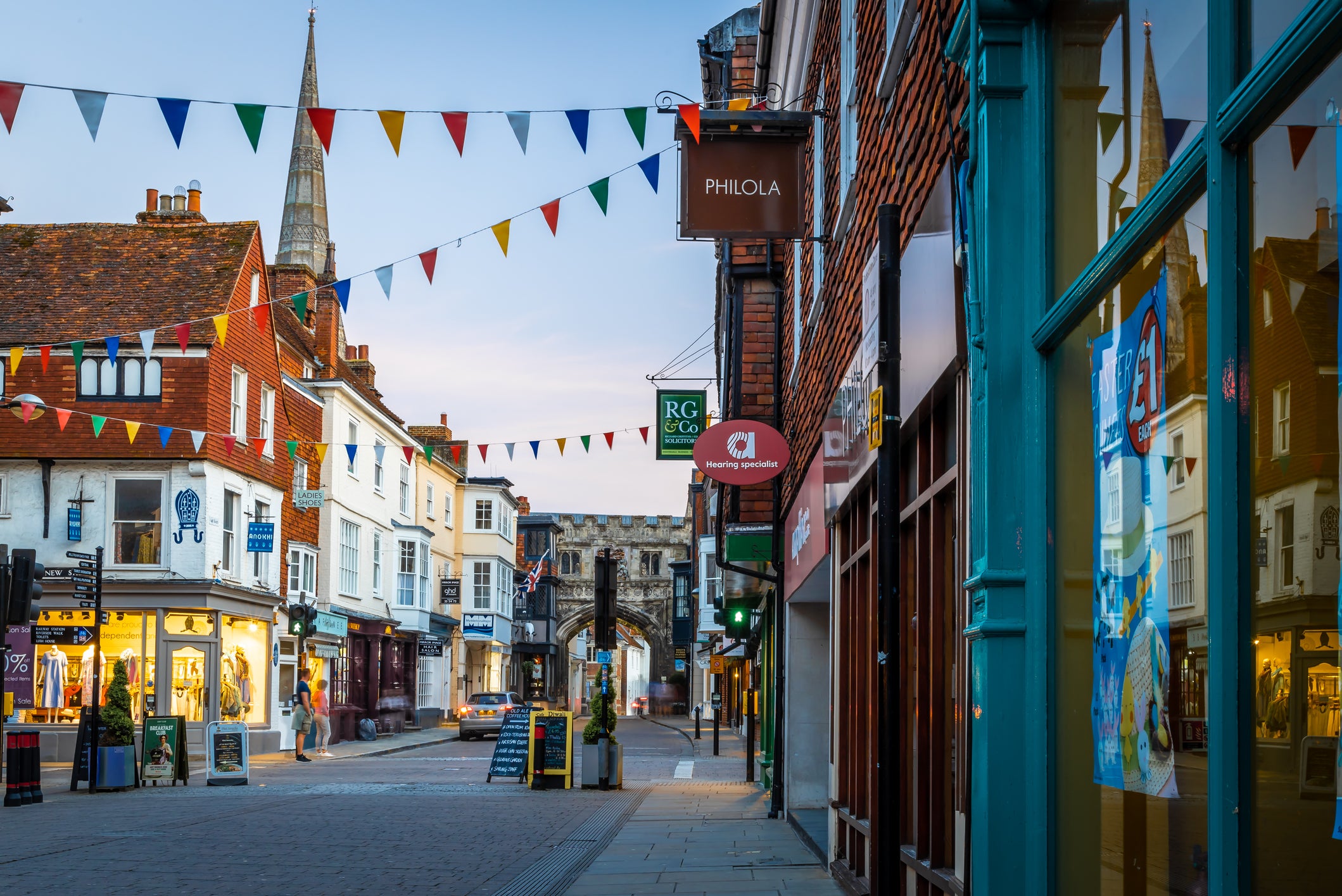 Accommodation on the first night is at the Cathedral Hotel in Salisbury, just a few short miles from Stonehenge