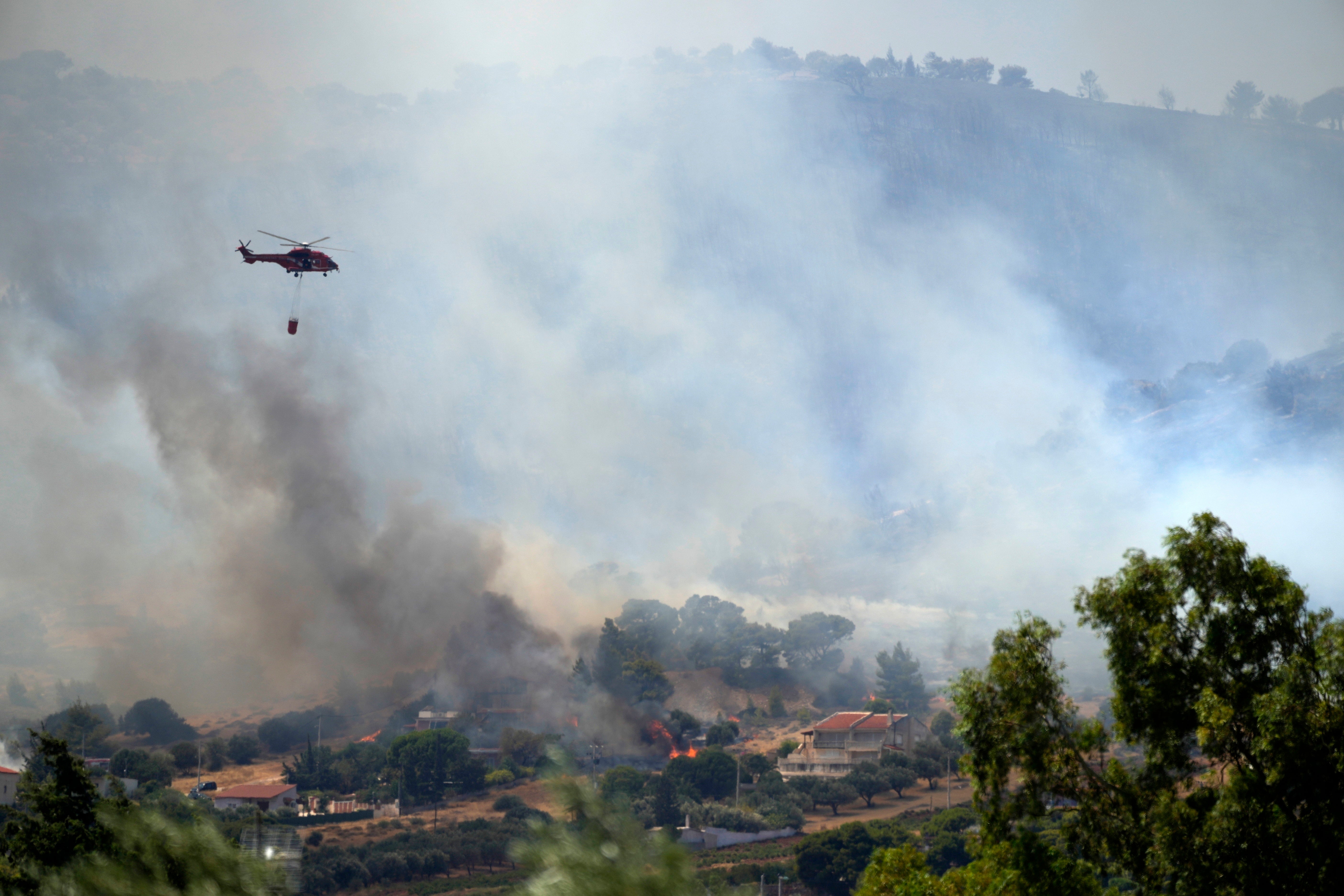 Estallan Más Incendios Forestales En Las Afueras De Atenas ...