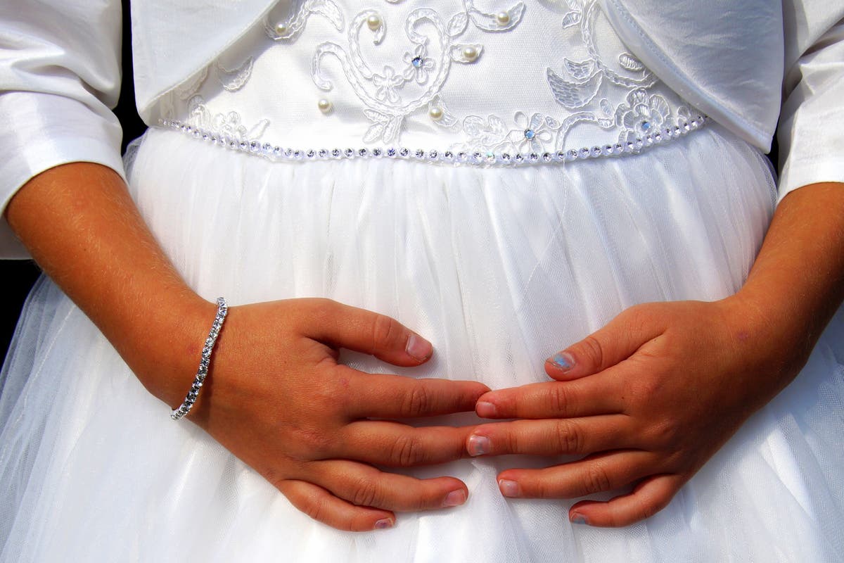North Carolina considers raising minimum age of marriage to 16