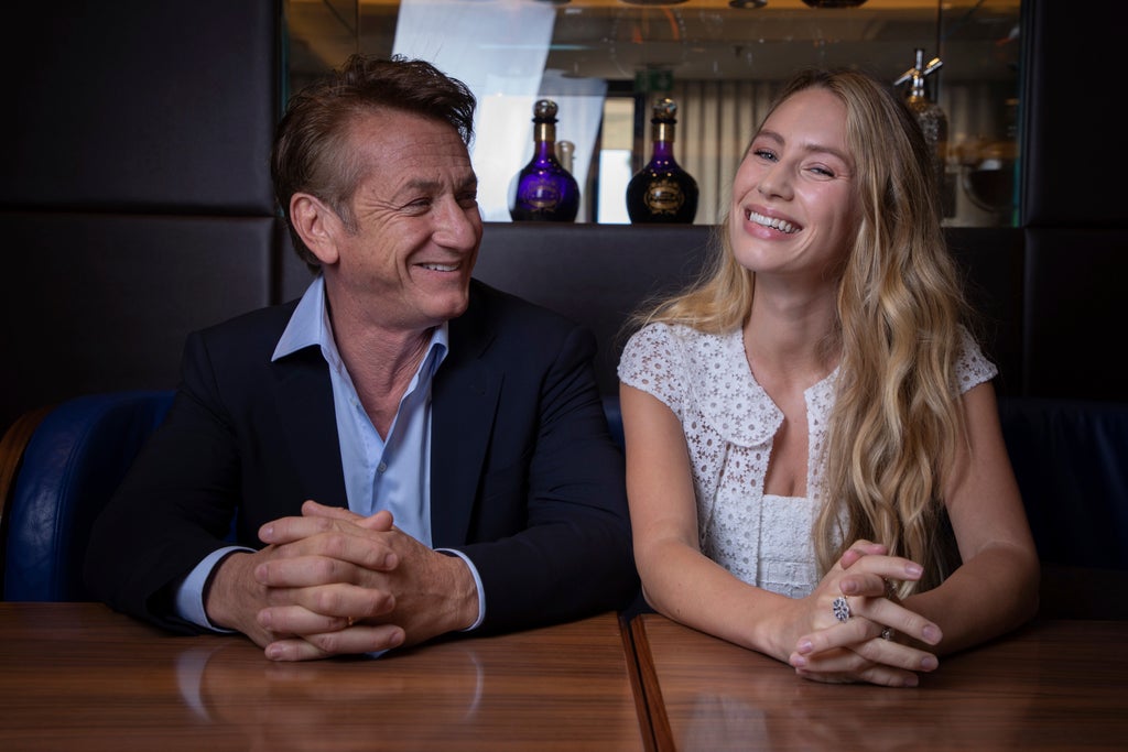 Sean Penn, with daughter Dylan, directs again in 'Flag Day'