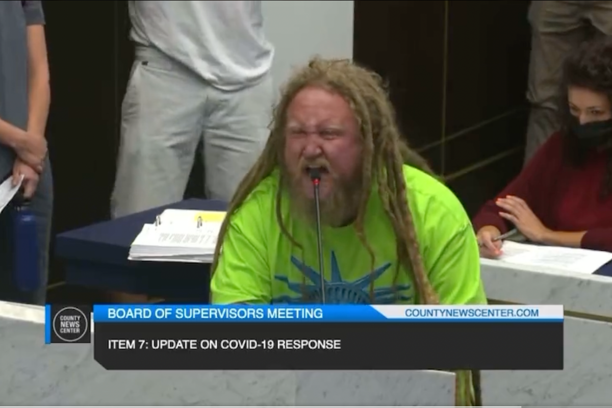 Anti-vaxxers bring chaos to va...