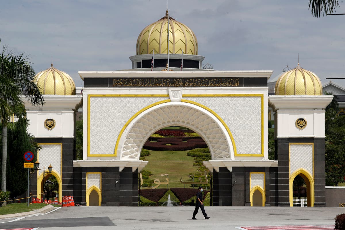 Malaysia new PM faces tall task in uniting polarized society Malaysia new PM faces tall task in uniting polarized society