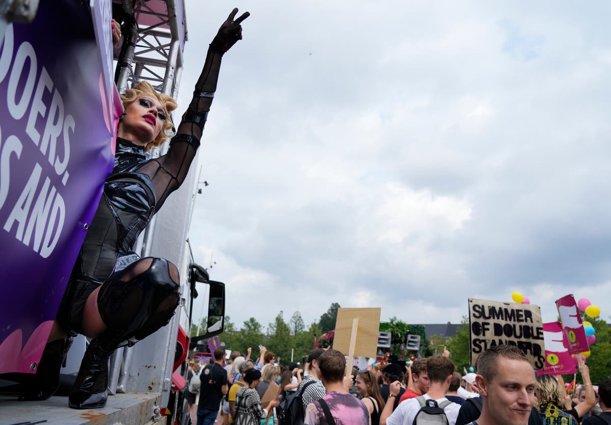 Thousands march to demand a return of Dutch music festivals