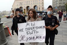 Russian police detain journalists backing media freedom