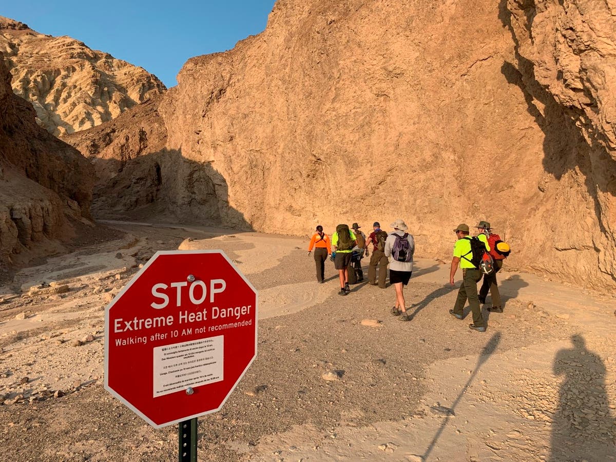 California hiker dies in Death Valley, heatstroke suspected