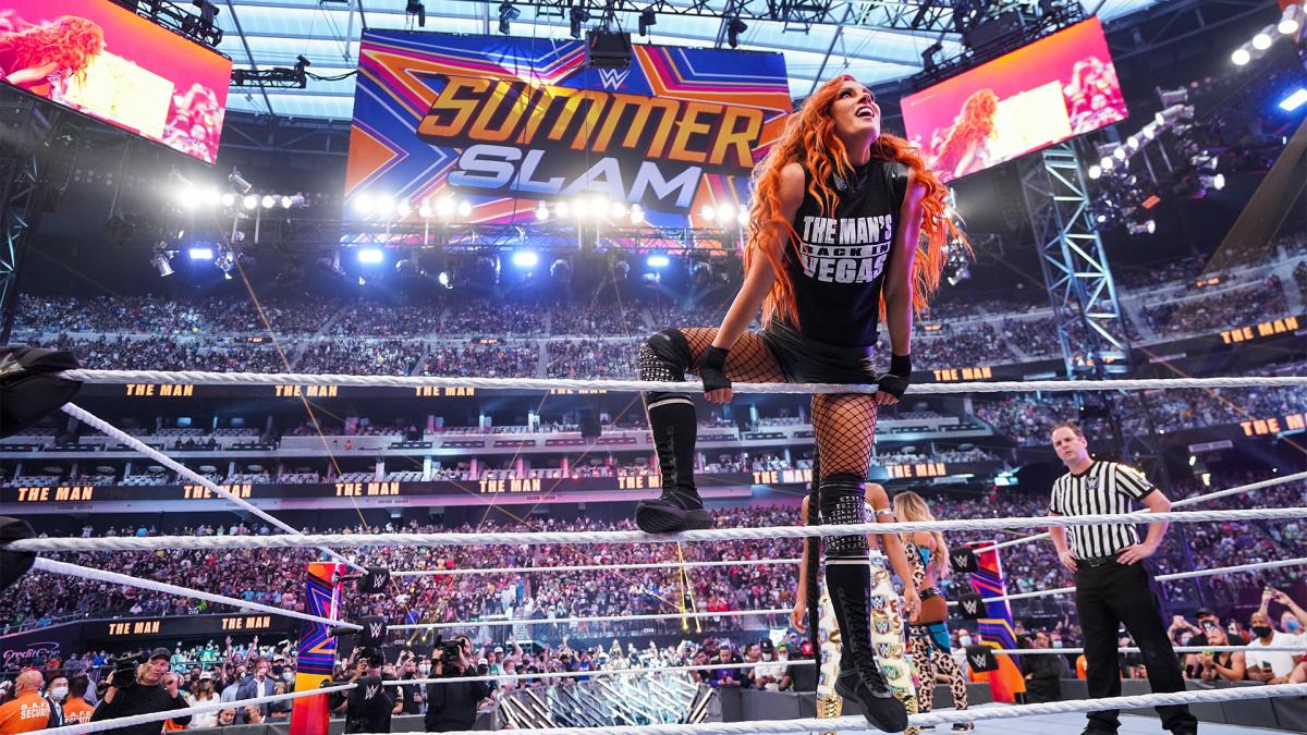 Becky Lynch returned and claimed the Smackdown Women’s title
