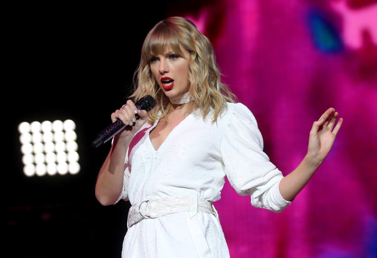 Taylor Swift reveals new release date for ‘Red (Taylor’s Version