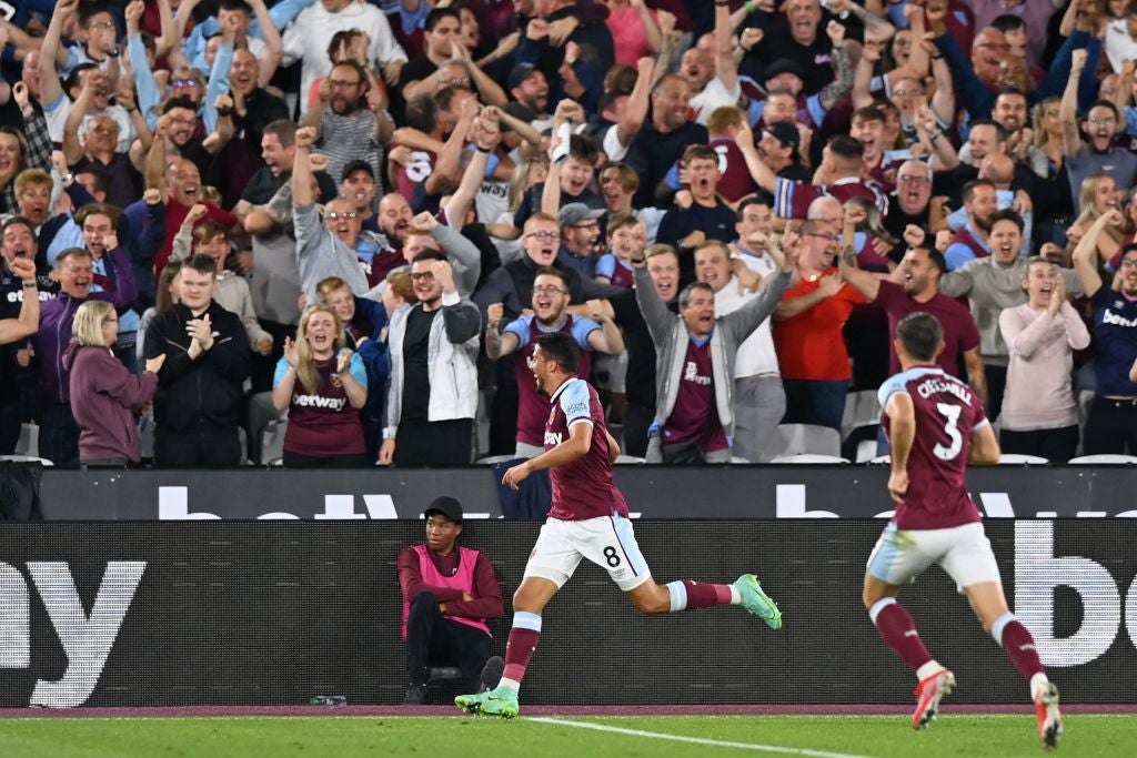 West Ham vs Leicester LIVE: Premier League latest score, goals and updates from fixture tonight