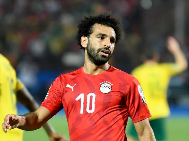 El delantero del Liverpool Mo Salah en servicio internacional con Egipto