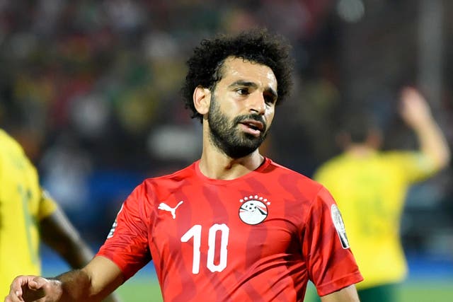 El delantero del Liverpool Mo Salah en servicio internacional con Egipto