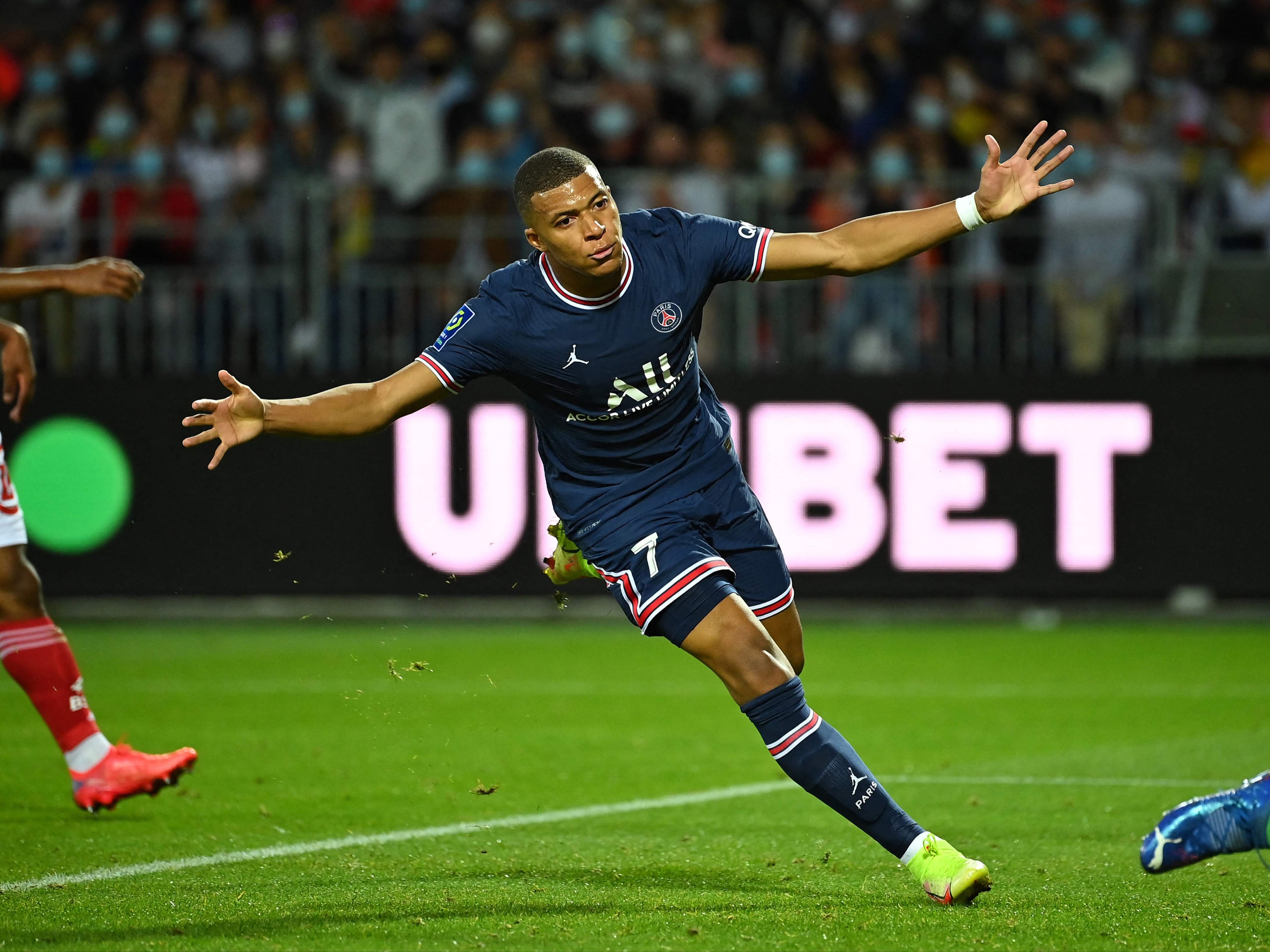 <p>Kylian Mbappe only has a year remaining on his current deal </p>