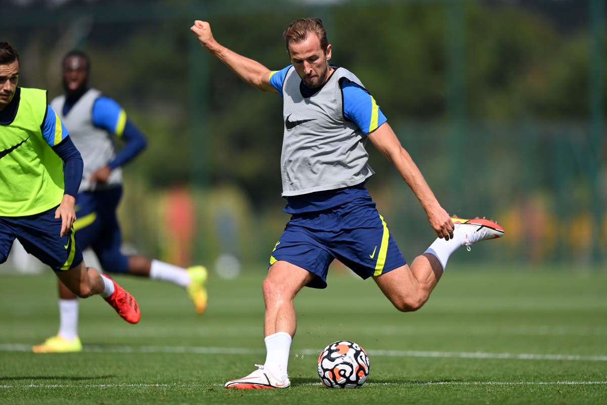 Harry Kane confirms he&rsquo;s staying at Tottenham despite interest from Manchester City