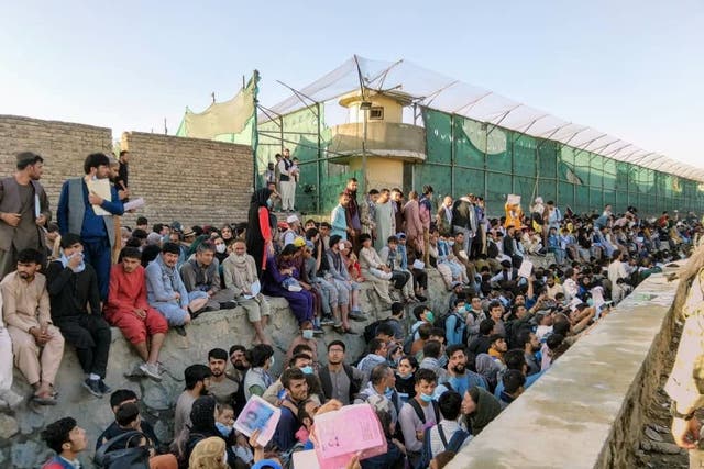 <p>Desperate crowds outside Kabul airport on Wednesday </p>
