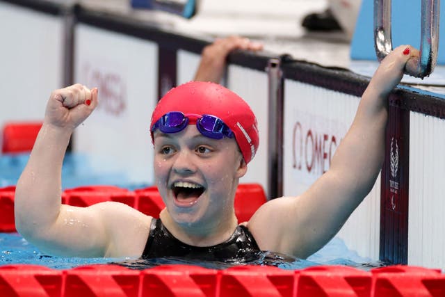 <p>Maisie Summers-Newton beat her idol Ellie Simmonds to 200m medley gold </p>