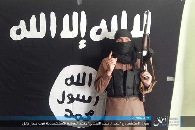 Una imagen que supuestamente muestra al combatiente de Isis que llevó a cabo un atentado con bomba en el aeropuerto de Kabul el jueves.