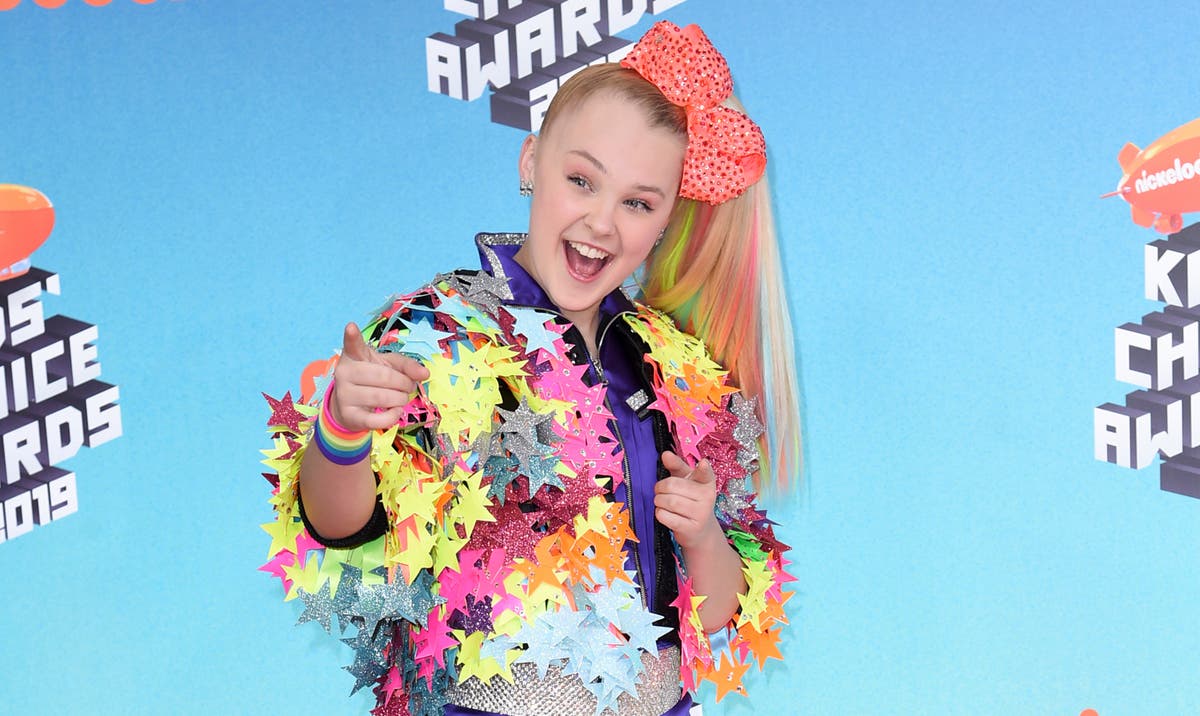 Fans accuse Nickelodeon of homophobia after JoJo Siwa says she wasn’t invited to 2022 Kids’ Choice Awards Fans accuse Nickelodeon of homophobia after JoJo Siwa says she wasn’t invited to 2022 Kids’ Choice Awards