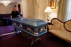 Overwhelmed Florida funeral homes are unable to keep up with the Covid dead