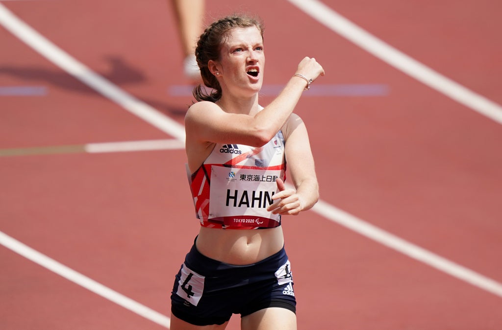 Sophie Hahn equals own world record on way to T38 100 metres final