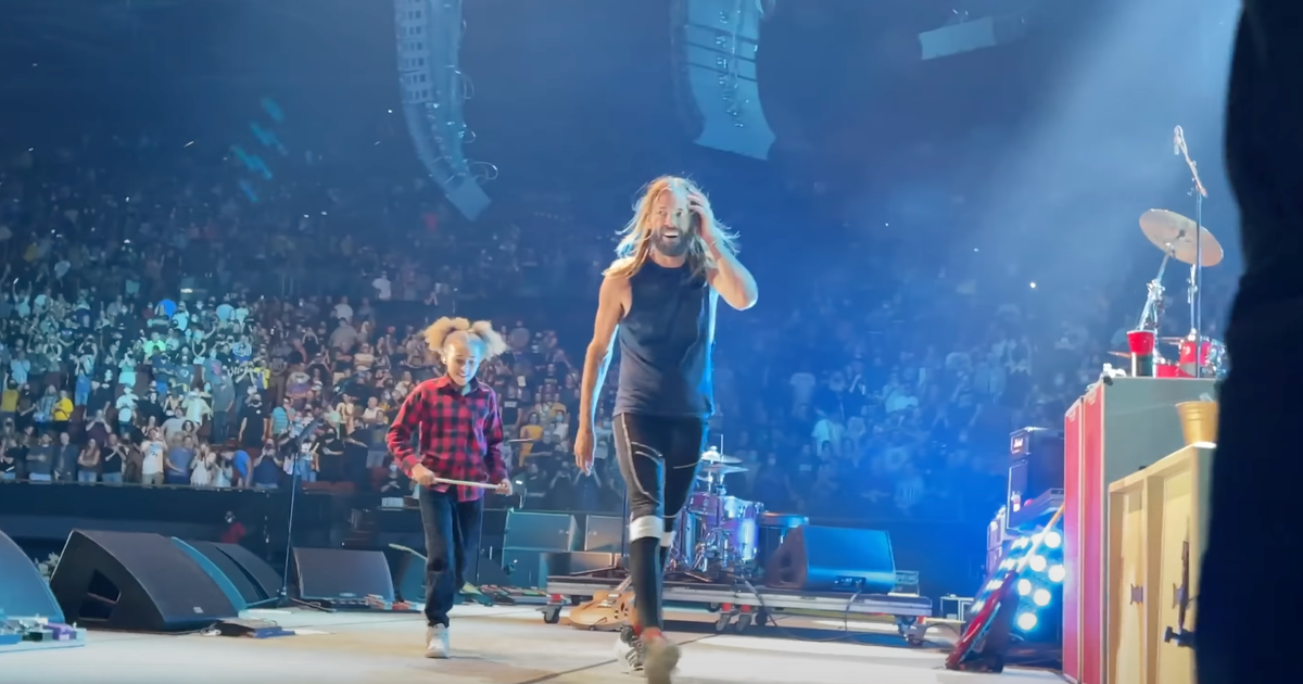 Foo Fighters' “Everlong” returns to charts after live gig with Nandi Bushell | The Independent