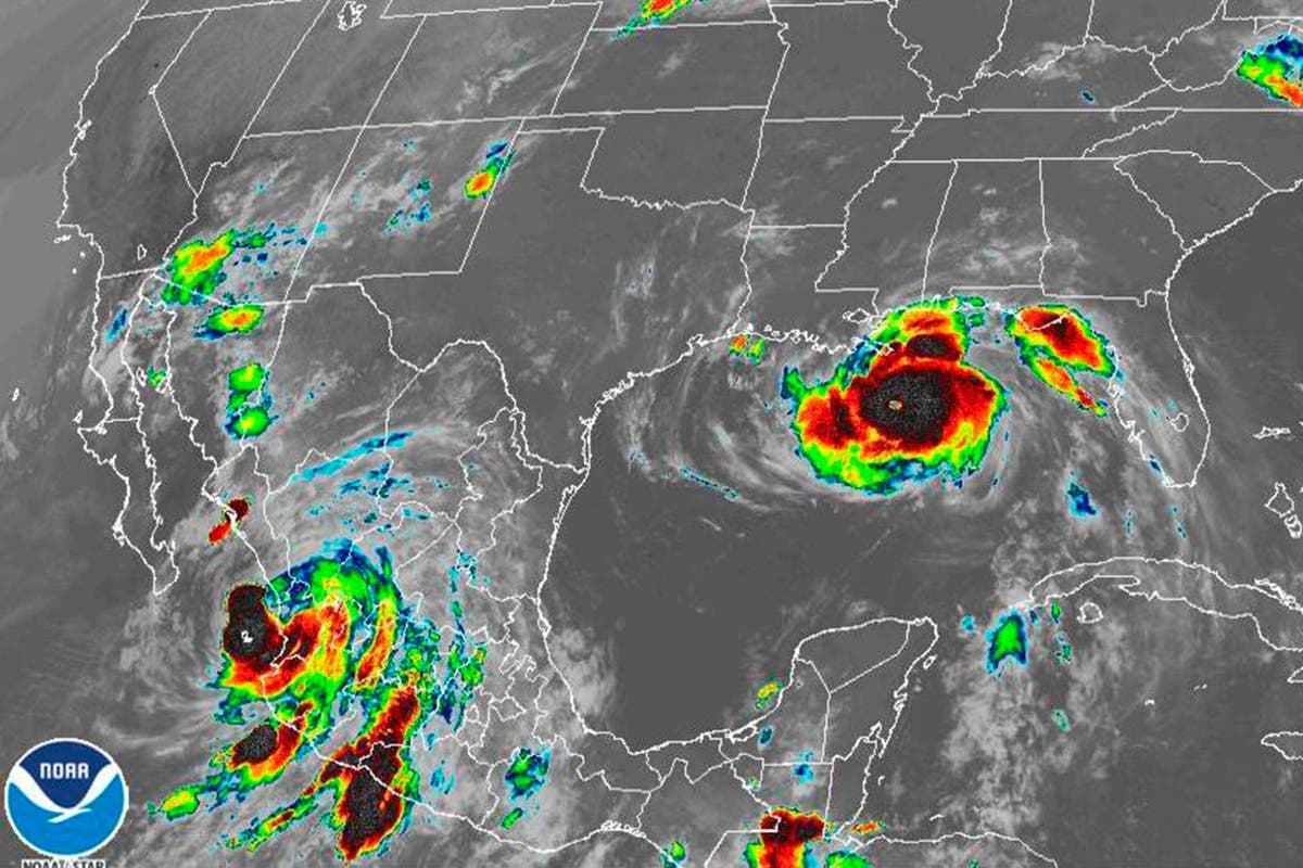 Hurricane brushes Puerto Vallarta, heads up Mexico coast | The Independent