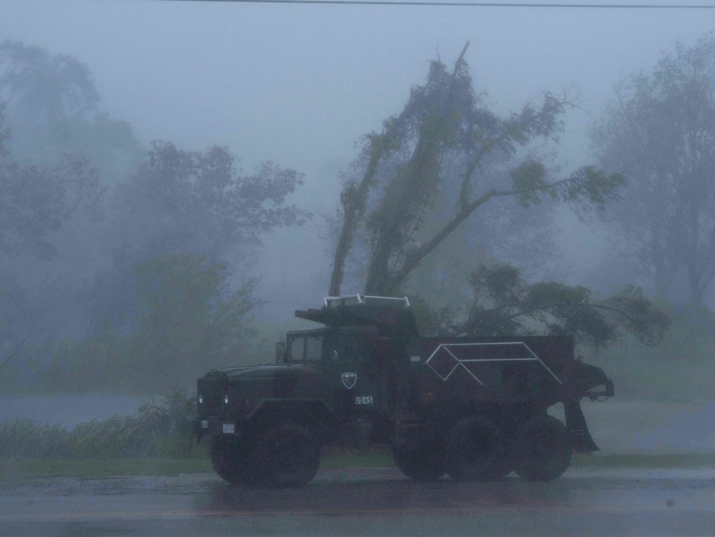 Hurricane Ida knocks out power to New Orleans and…