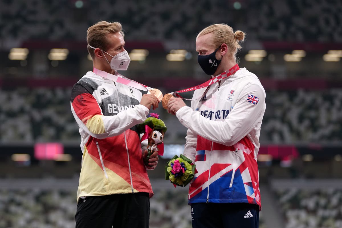 Jonnie Peacock says thrilling 100m final is a great advert for Paralaympic sport