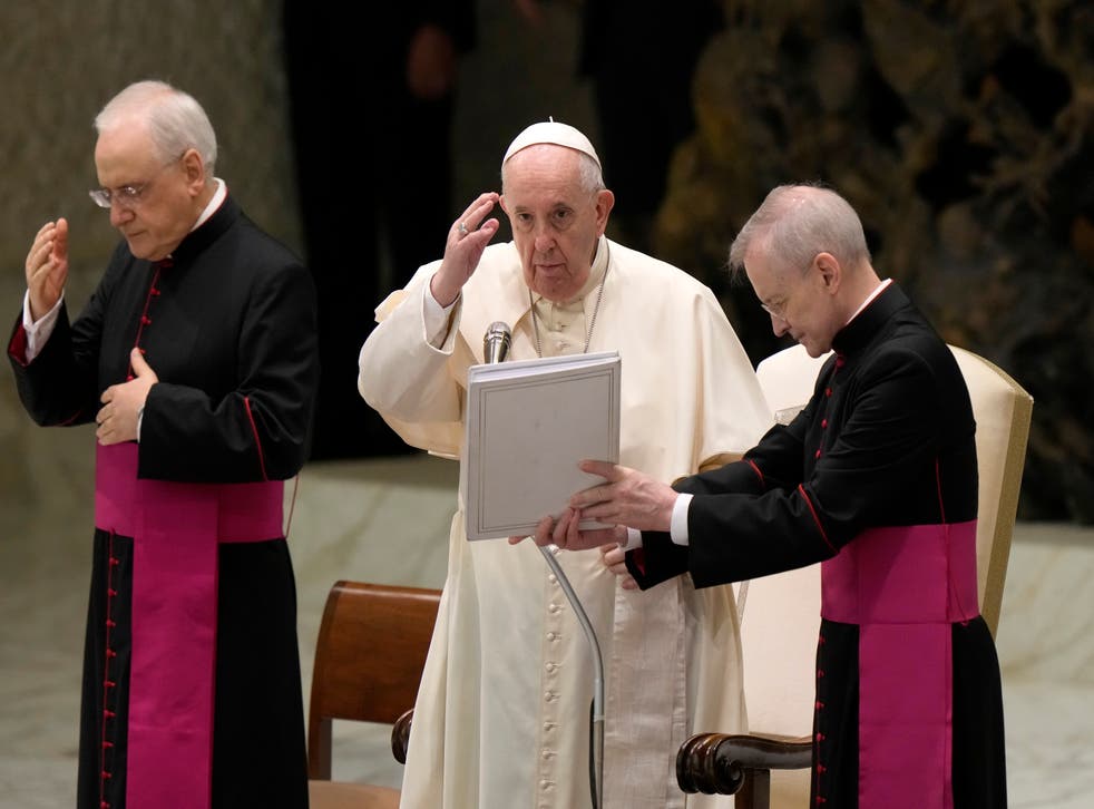 EUR-GEN VATICANO-PAPA SALUD