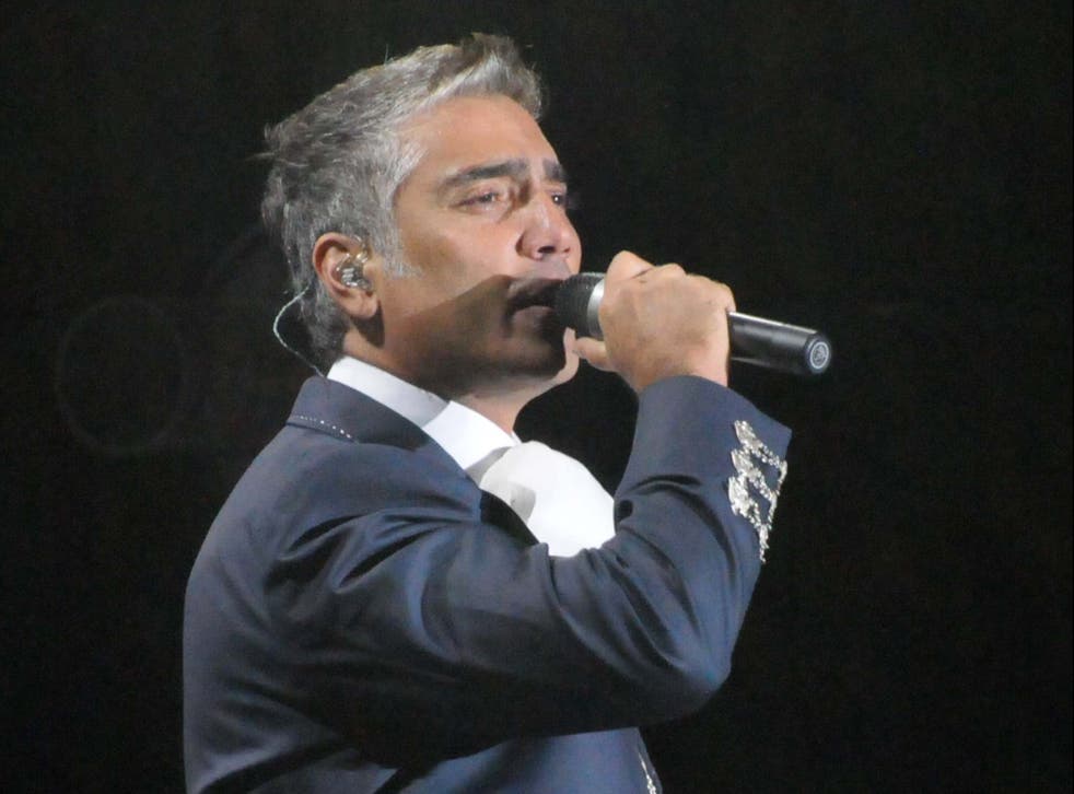 <p>Por casi dos horas, el intérprete enamoró a su público que se dio cita en el hotel Four Seasons de la Ciudad de México. </p>