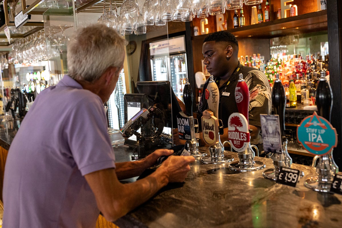 Wetherspoon’s boss pledges to ‘try very hard’ not to increase prices
