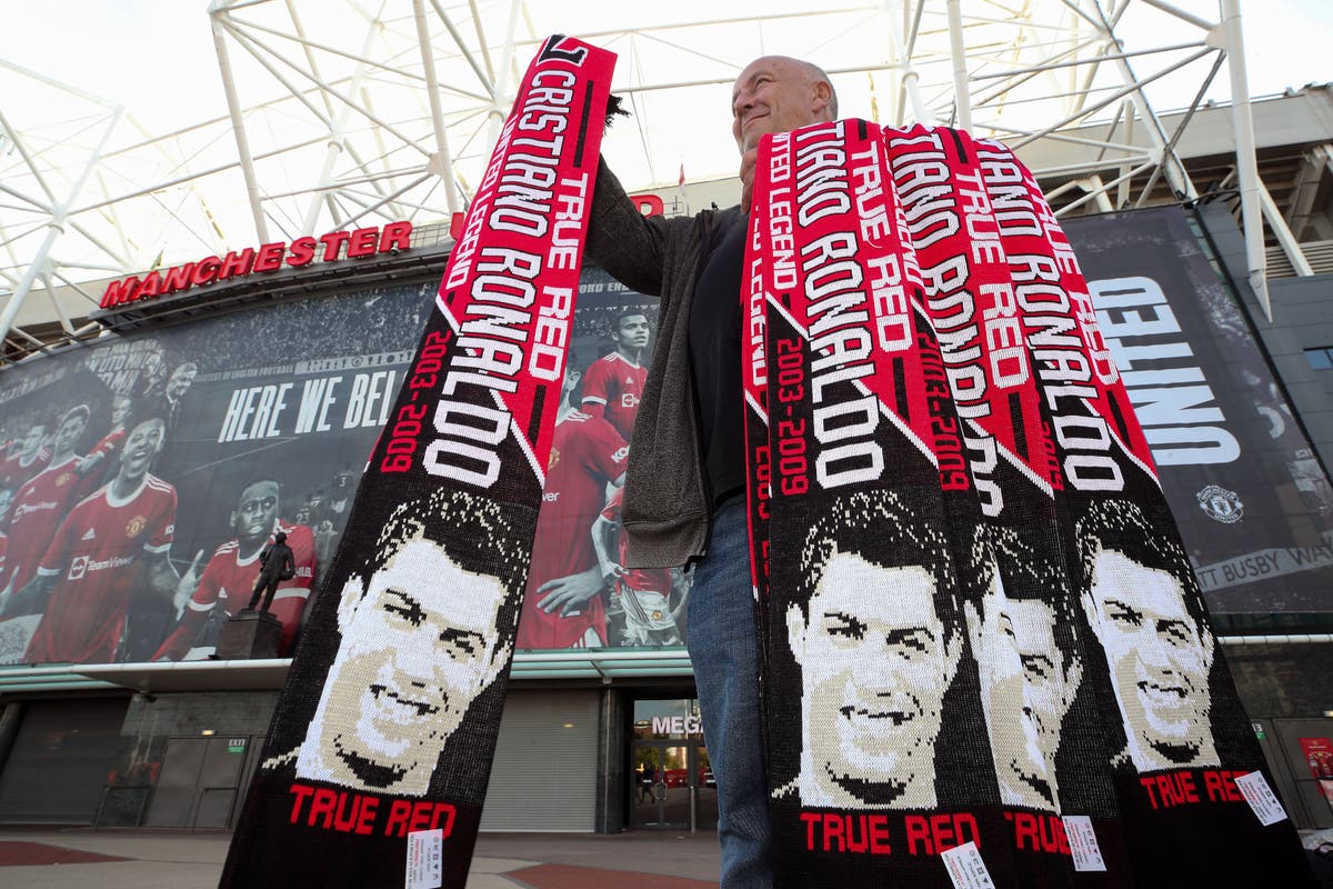 What shirt number will Cristiano Ronaldo wear at Manchester United?