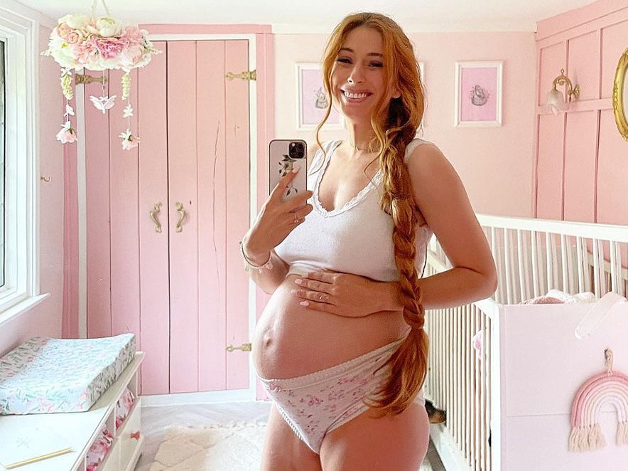 Stacey Solomon hits back at troll who shamed her hairy pregnant belly The Independent