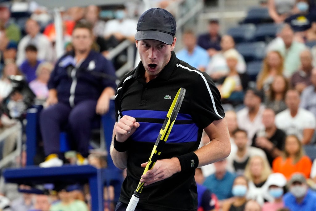 Botic van de Zandschulp stuns Diego Schwartzman to reach US Open quarter-finals
