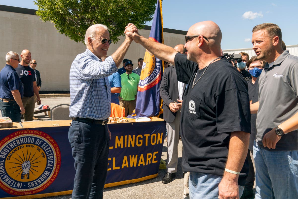 Biden marks Labor Day delivering sandwiches to union members