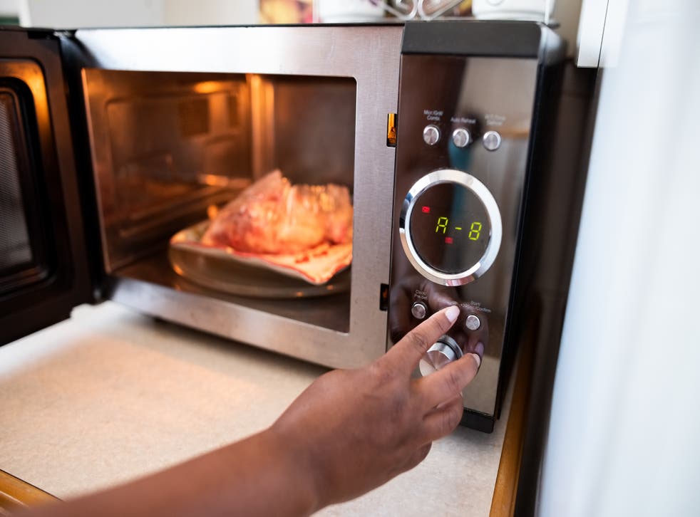 <p>You’ve been microwaving your food completely wrong, according to a Tik Tok star.</p>