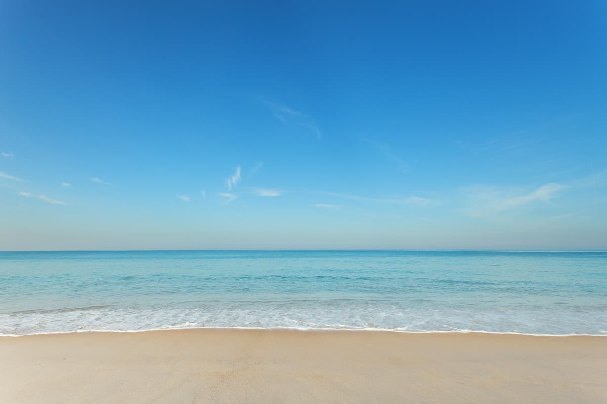 Looking at blue skies and sea views can help improve body image, study suggests