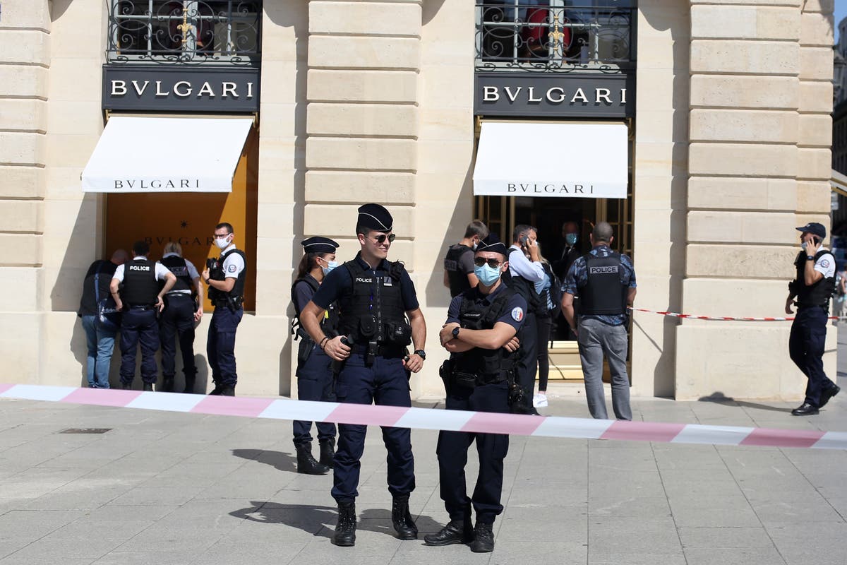 2 suspects arrested after Bulgari jewelry heist in Paris | The Independent