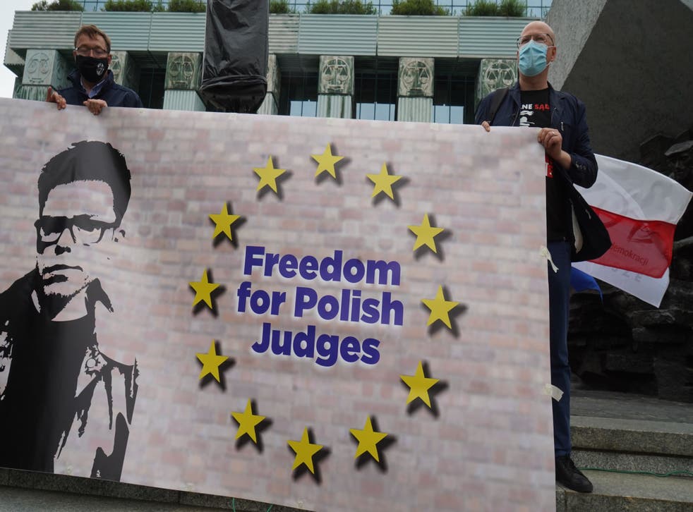 <p>Hundreds of Poles rallied nationwide in 2020 in support of a judge critical of government judicial reforms</p>