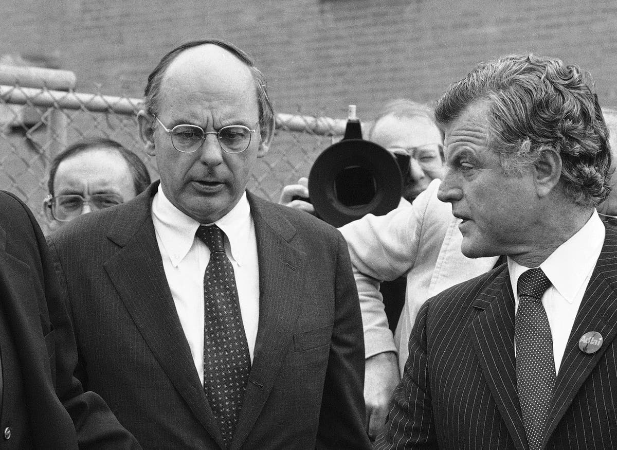 Former US Sen. Adlai Stevenson III, 90, dead from dementia