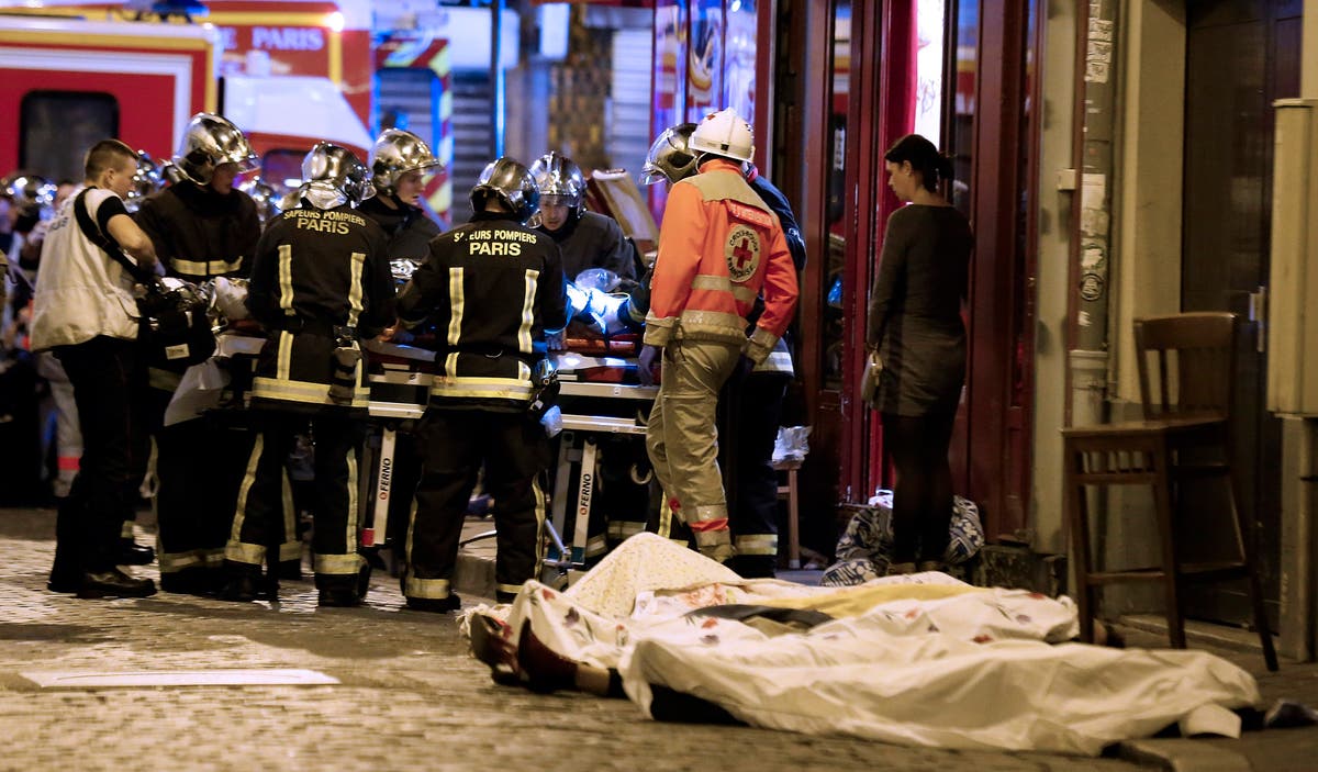 События произошедшие во франции. Теракт в Париже 2015 Батаклан. Теракт Париж 13 ноября 2015 Батаклан. Театр Батаклан Париж теракт. Террористической атаке в Париже 13 ноября 2015.