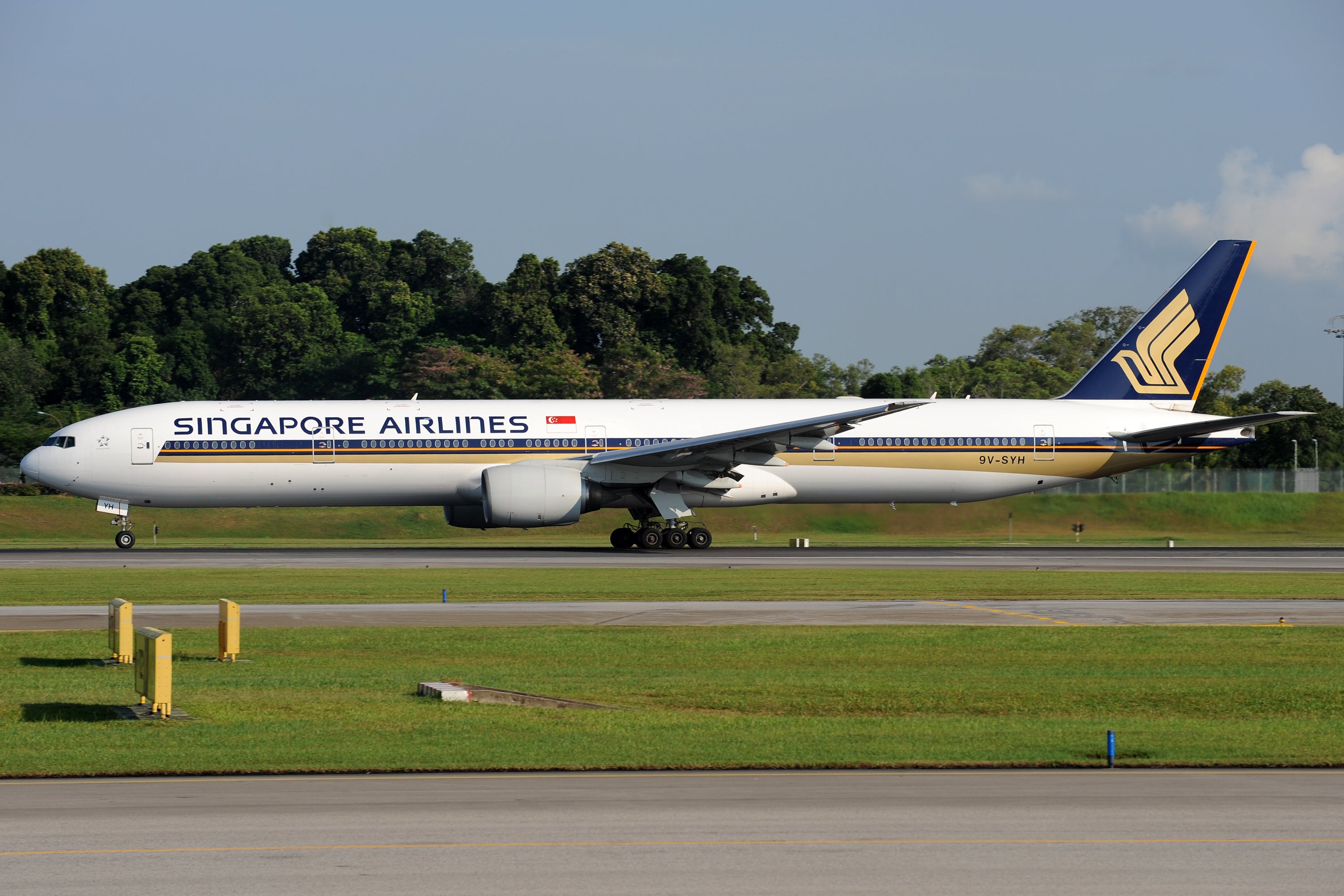 A Singapore Airlines Boeing 777-300