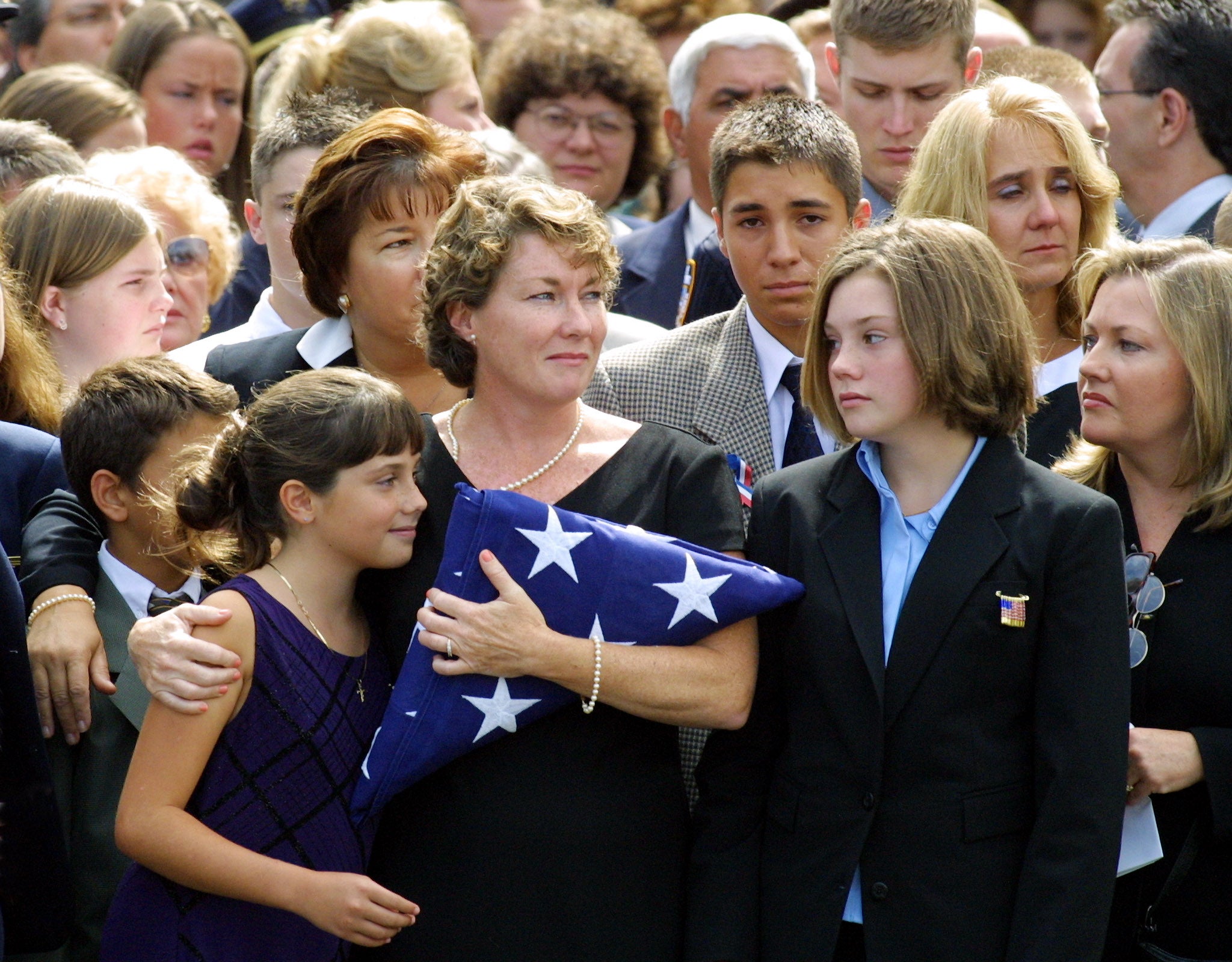 Ellen Saracini, with daughters Brielle, (L), and Kirsten, (R), in 2001 says final words to husband United Airlines pilot Victor Saracini were ‘I love you’