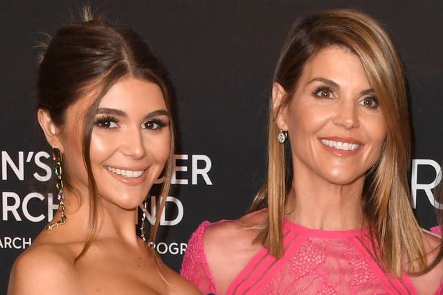<p>Olivia Jade and Lori Loughlin at an event on 28 February 2019 in Beverly Hills, California</p>