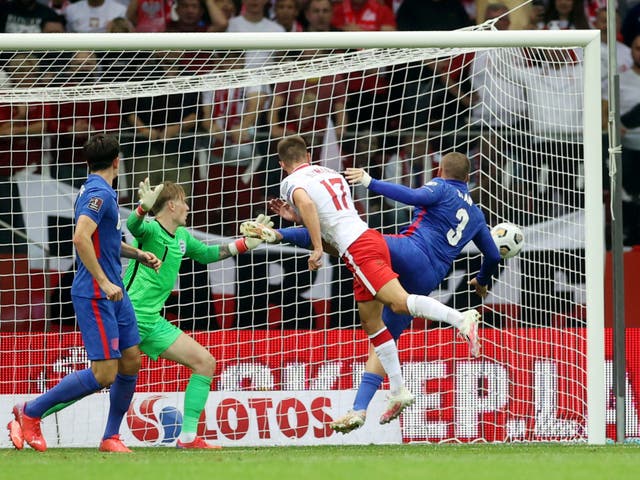 <p>Damian Szymanski equalises for Poland against England in stoppage time of the second half</p>