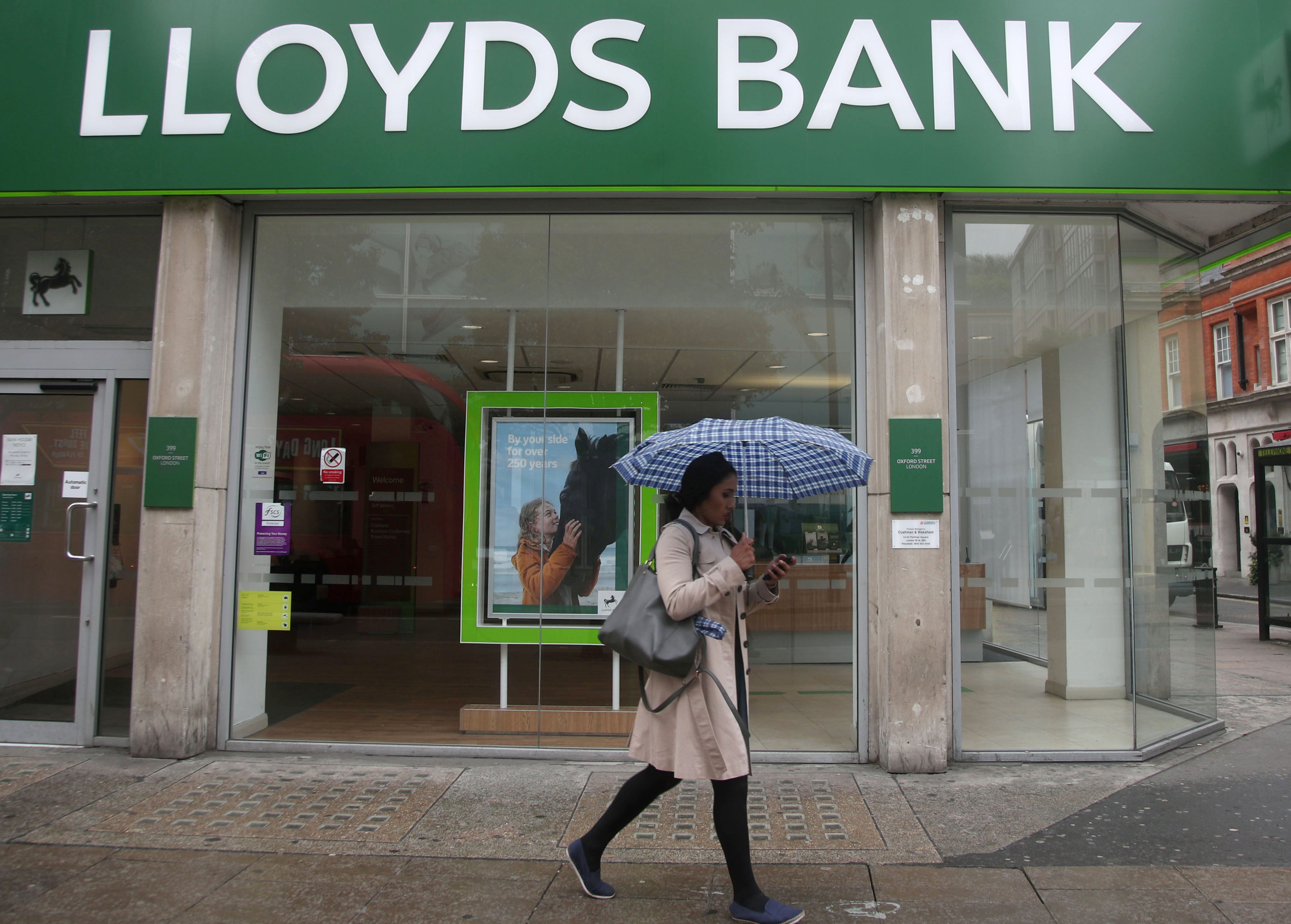 A new £100 switching offer has been launched by Lloyds Bank (Yui Mok/PA)