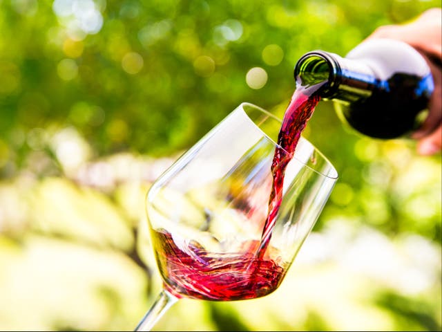 <p>Alcohol-free wine ‘has same heart benefits as normal wine’</p>
