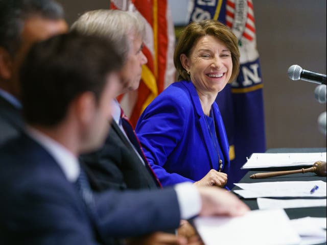 <p>La senadora señaló que muchos estadounidenses han retrasado sus exámenes físicos y chequeos durante la pandemia. </p>